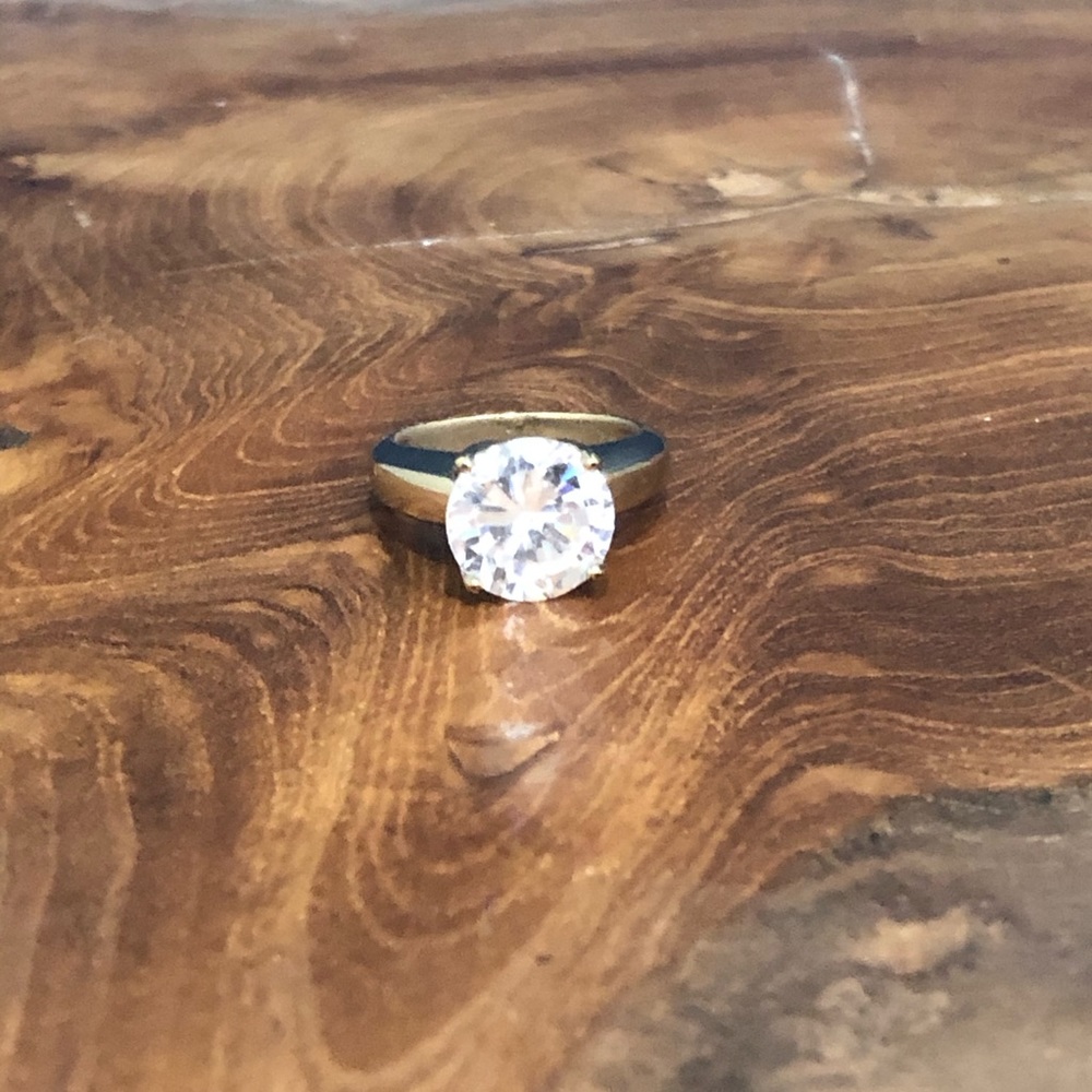 Gold Solitaire Premier Designs Ring - image 4